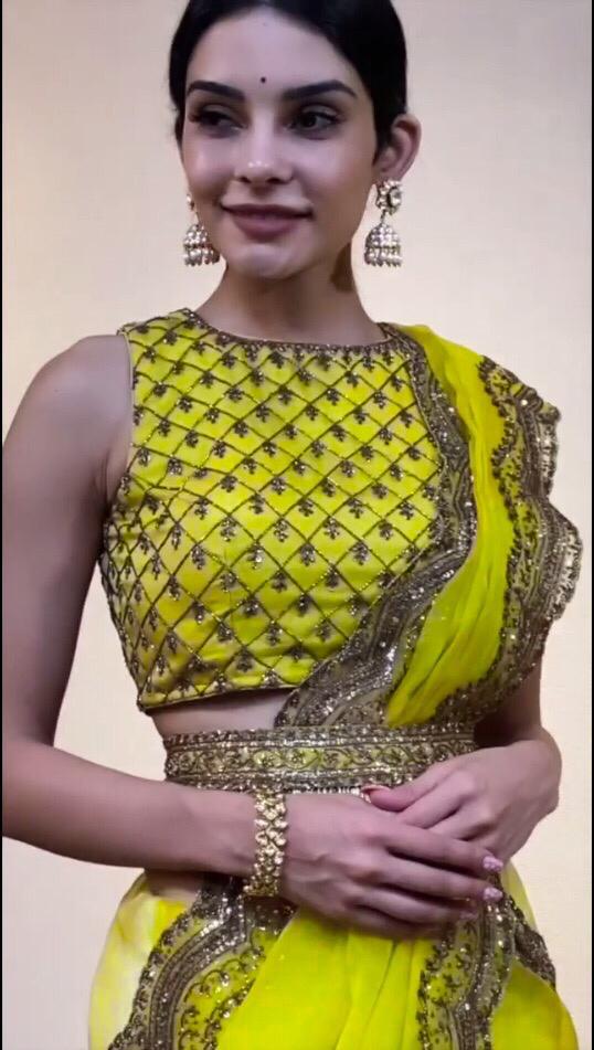 Festive Wear Green Color Lovable Organza Designer Sequence Embroidered Work Saree Blouse