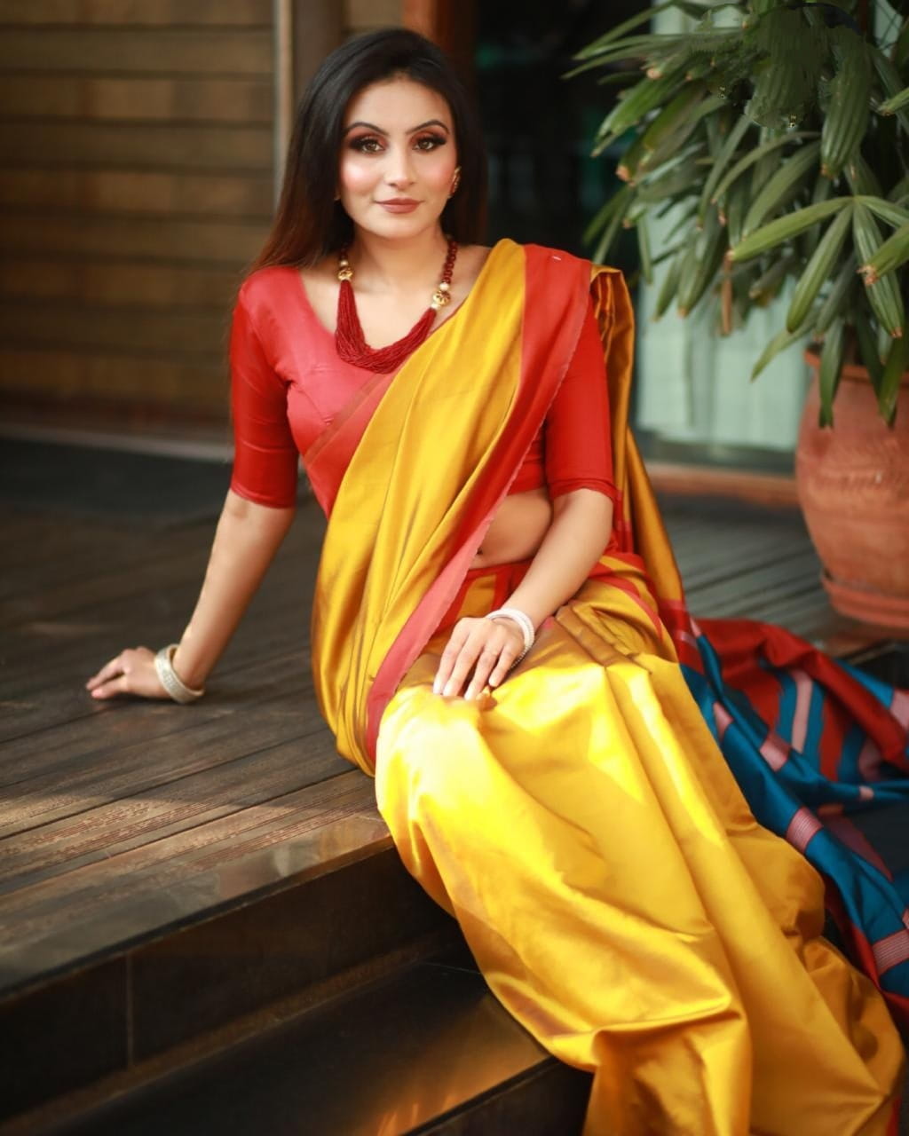Blooming Yellow Color Kanchipuram Lichi Soft Silk Designer Silver Zari Weaving Wedding Wear Sari Blouse