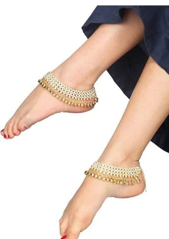 Adorable White Color Imitation Diamond Design Golden Anklet Pair