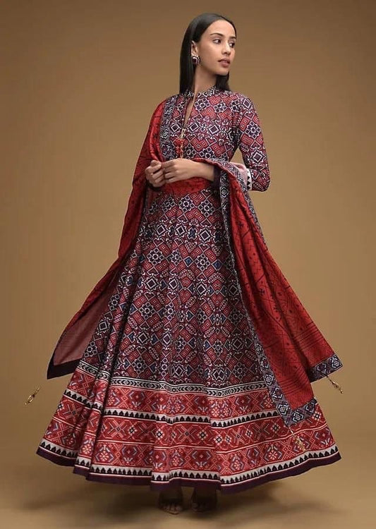Enhancing Black Color Digital Printed Function Wear Taffeta Silk Dupatta Gown