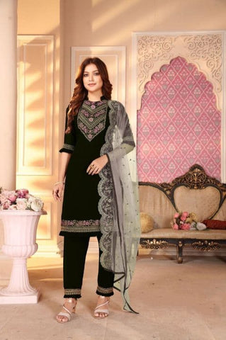 Dismaying Dark Green Color Georgette Embroidered Work Design Salwar Suit