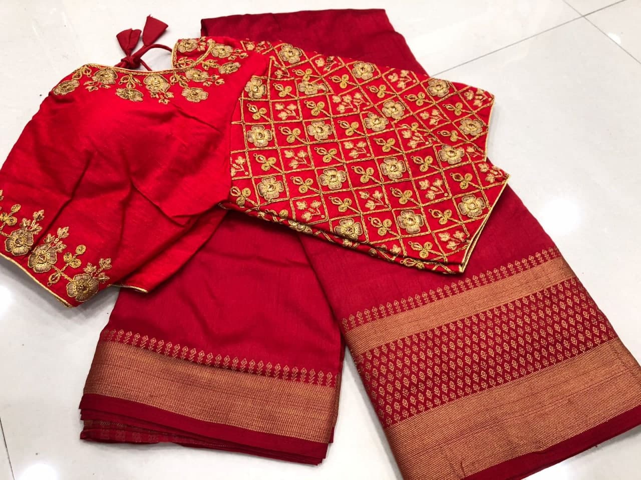 Desirable Red Color Casual Wear Tussar Silk Chit Pallu Fancy Saree Blouse