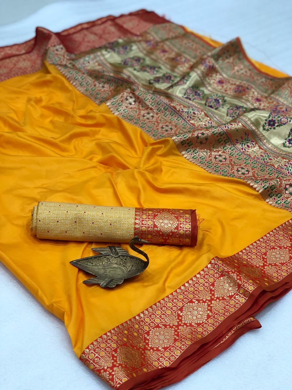 Fabulous Mustard Color Festive Wear Soft Silk Two Tone Weaving Rich Pallu Saree Blouse
