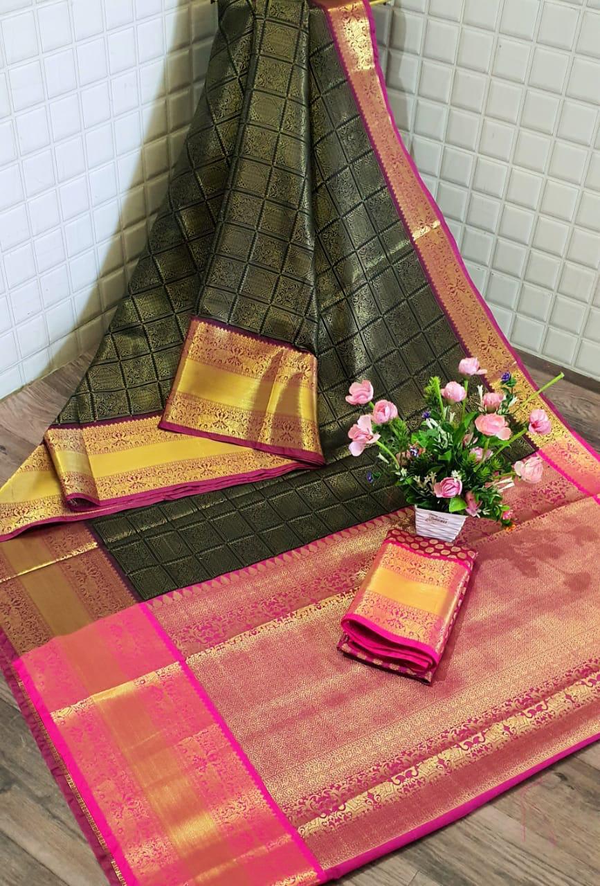 Fern Green Color Zari Weaving Contrast Pallu Kanchipuram Silk Saree Blouse For Wedding Wear