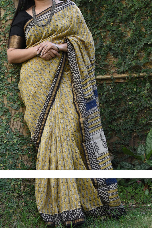 Prominent Dark Cream And Black Colored Festive Wear Printed Pure Linen Saree For Women