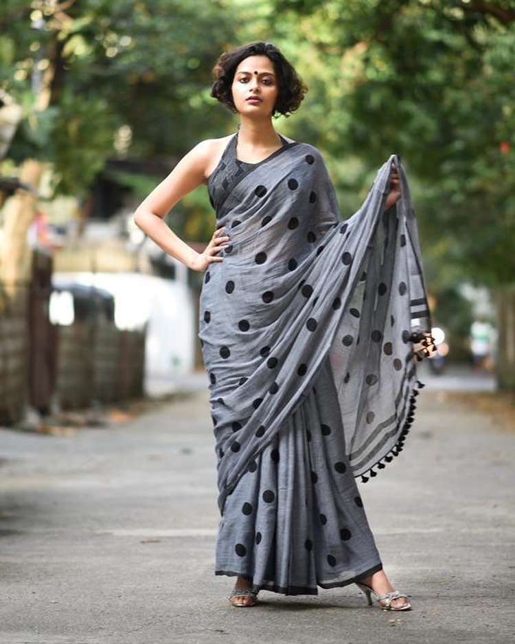 Intricate Dark Grey Pure Linen Designer Saree For Women