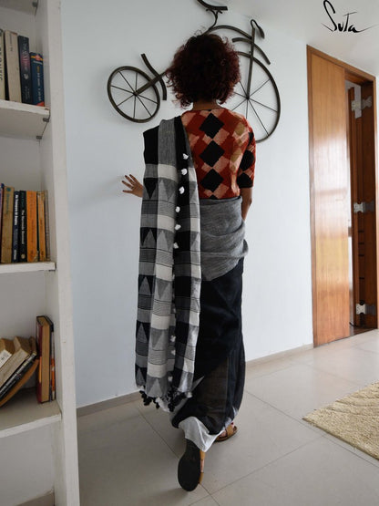 Exotic Grey And Black Colored Festive Wear Pure Linen Designer Saree For Women
