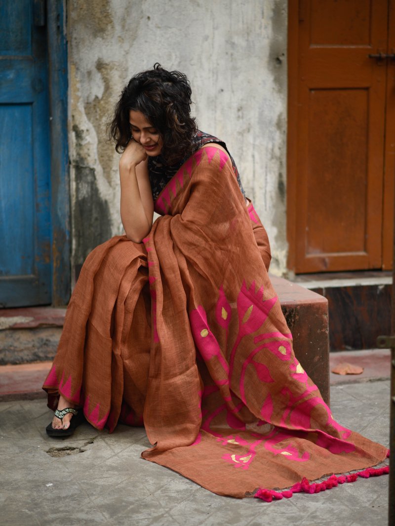 Deserving Brown And Pink Colored Festive Wear Pure Linen Designer Saree For Women