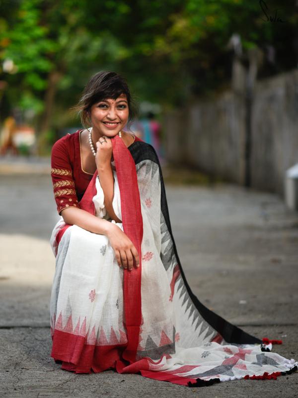 Opulent White And Red Colored Festive Wear Pure Linen Designer Saree
