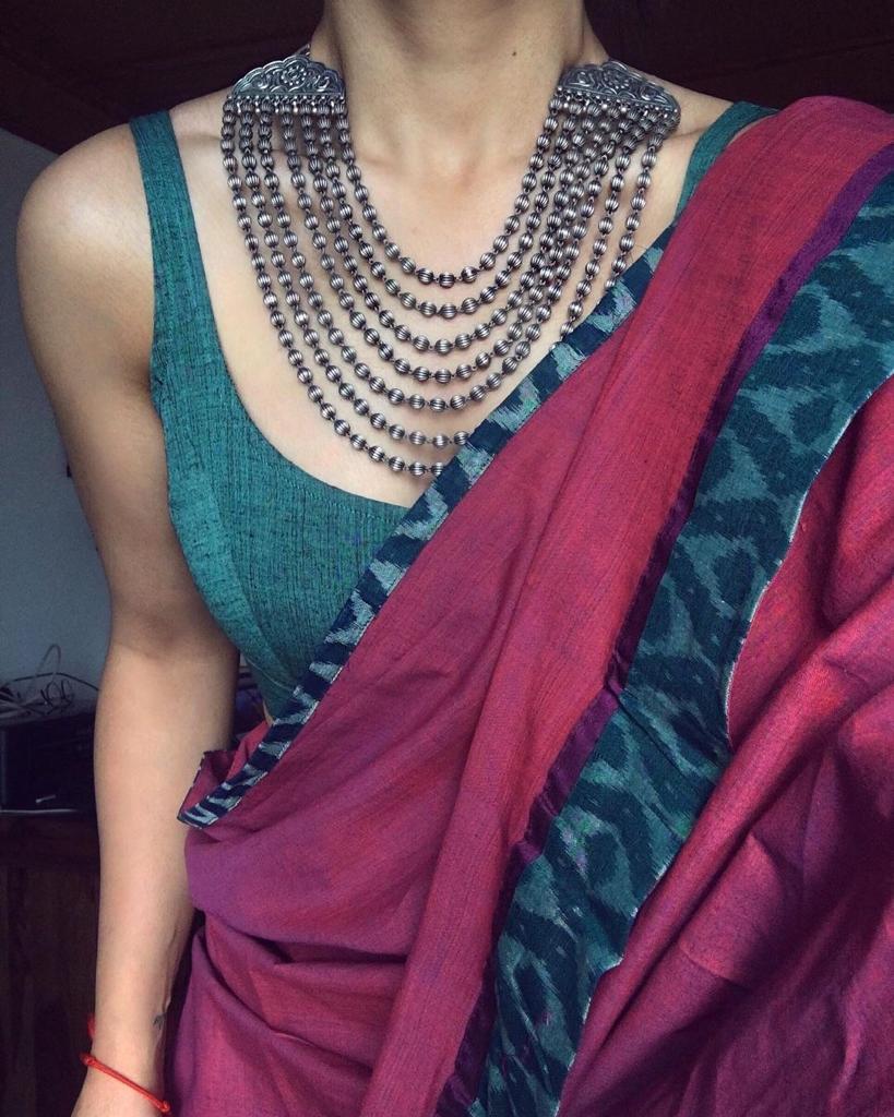 stupefying Printed Cotton Linen Saree With Blouse