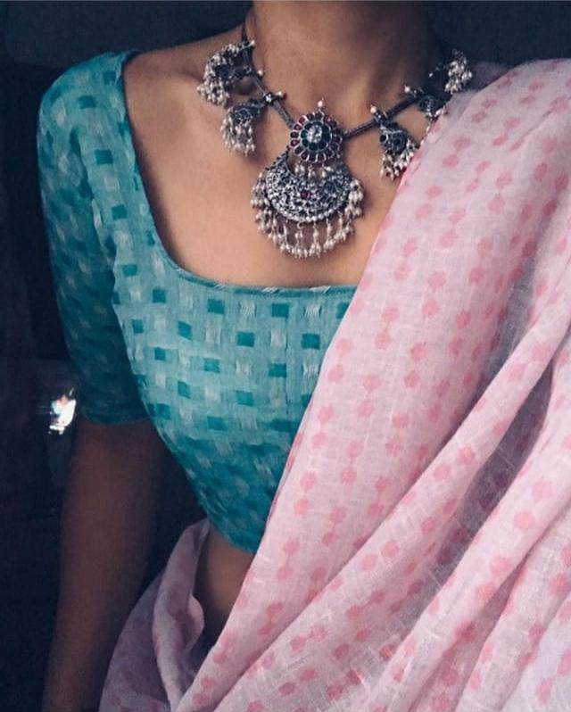 surprising Printed Cotton Linen Saree With Blouse