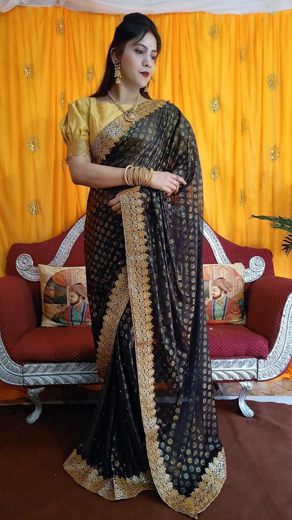 Latest Foil Print Diamond Saree For Women