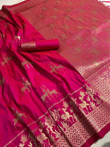 Magenta Color Soft Silk With Rich Pallu Saree Blouse For Women