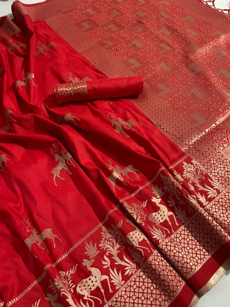Red Color Soft Silk With Grand Pallu Designer Saree Blouse For Function Wear