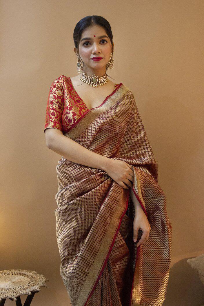 Beautiful Reach Pallu Jacquard Lichy Silk Saree Online For Woment