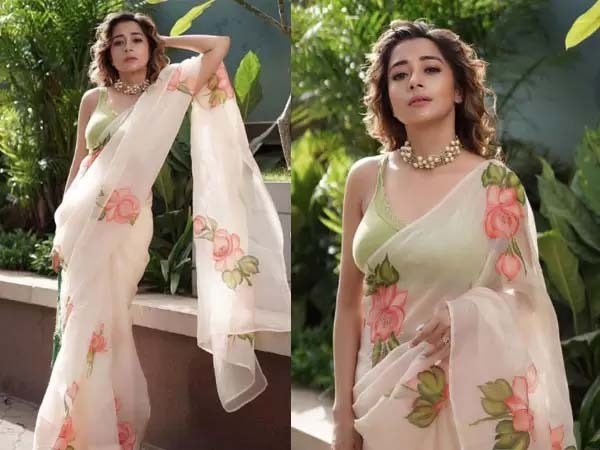 Stylish Peach Color Party Wear Organza Flower Printed Saree Blouse